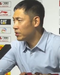 狗子28-输江苏张庆鹏又甩锅！发布会多次强调防守与沟通，却不反思自身！|北控|沈梓捷|球员|新疆|体系_新浪体育_新浪新闻